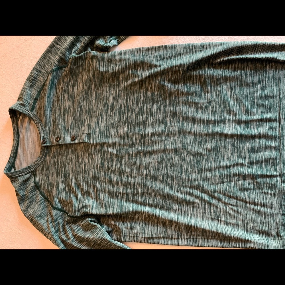 Lululemon Vent Tech Long Sleeve Henley